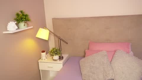 Caterine Zapata  online show from December 14, 4:09 pm