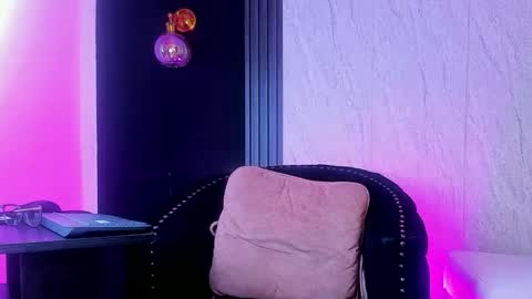 Snapshot of catherine_smith_ chatting on November 7, 11:54 am Catherine online show from November 7, 11:54 am