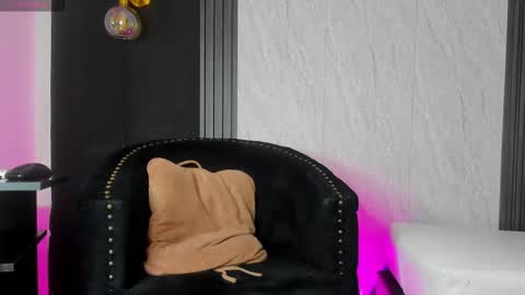 Snapshot of catherine_smith_ chatting on November 10, 12:04 pm Catherine online show from November 10, 12:04 pm