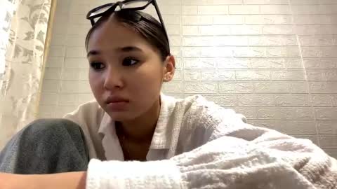 Snapshot of catherinepirs chatting on April 29, 1:15 pm catherinepirs online show from April 29, 1:15 pm
