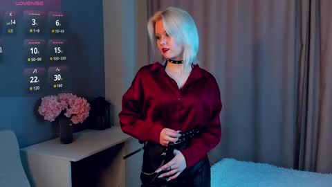 Mia online show from March 27, 11:10 am