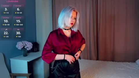 Mia online show from March 31, 11:10 am