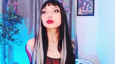 Snapshot of cati_petite chatting on April 11, 5:12 am Cati help me reach my goal of 100 thumbs up again 3 online show from April 11, 5:12 am