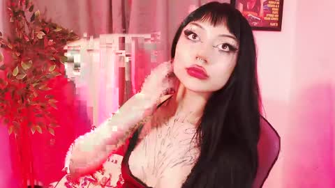 Snapshot of cati_petite chatting on April 15, 3:57 am Cati help me reach my goal of 100 thumbs up again 3 online show from April 15, 3:57 am