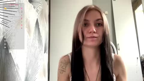 Snapshot of catinagaznes chatting on October 11, 9:41 am Lola online show from October 11, 9:41 am