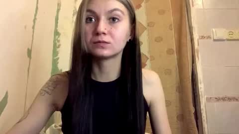 Snapshot of catinagaznes chatting on October 19, 9:15 pm Lola online show from October 19, 9:15 pm