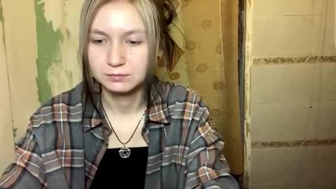 Lola online show from November 4, 9:03 pm