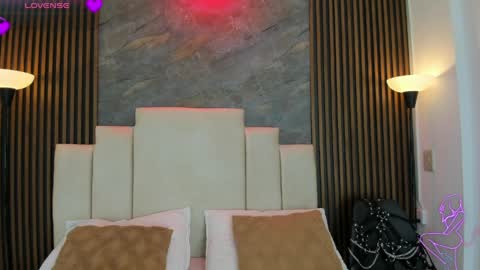 catiusca_reyes_03 online show from April 1, 12:39 pm