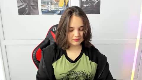Snapshot of catrine_cute chatting on April 24, 6:49 am Catrine online show from April 24, 6:49 am