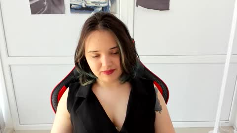 Snapshot of catrine_cute chatting on May 5, 9:17 am Catrine online show from May 5, 9:17 am