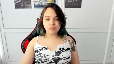 Snapshot of catrine_cute chatting on May 10, 6:29 am Catrine online show from May 10, 6:29 am