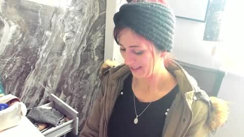 CATT EVANS online show from December 28, 8:58 pm