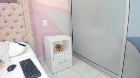 Snapshot of cattalina_storm chatting on January 13, 9:19 am cattalina_storm online show from January 13, 9:19 am