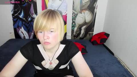 cattie_w_ online show from October 18, 1:19 am