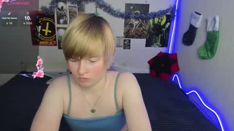cattie_w_ online show from January 7, 1:08 am