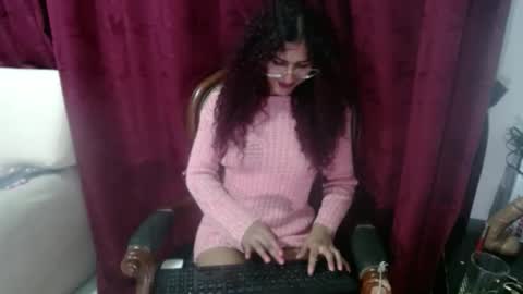 Snapshot of cattleya1618 chatting on December 16, 5:38 am cattleya online show from December 16, 5:38 am