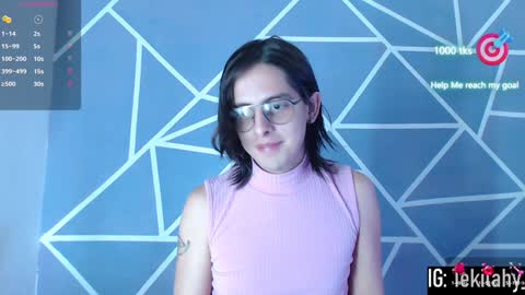 Snapshot of cava_pretty chatting on January 23, 9:18 am cava_pretty online show from January 23, 9:18 am