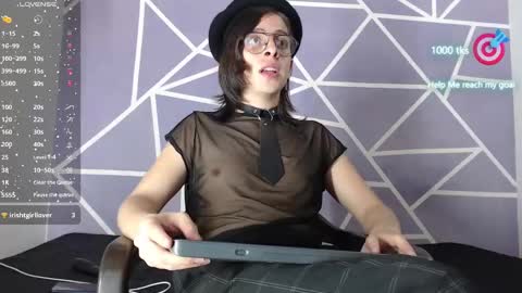 Snapshot of cava_pretty chatting on March 1, 1:18 pm cava_pretty online show from March 1, 1:18 pm