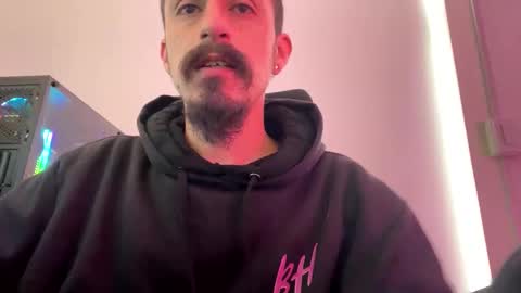 Snapshot of cayu_frensh94 chatting on January 5, 3:55 pm cayu_frensh94 online show from January 5, 3:55 pm