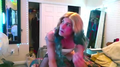 Allie North online show from October 5, 8:23 am