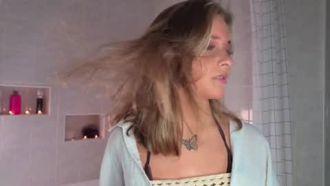 Lina  online show from March 23, 7:29 pm