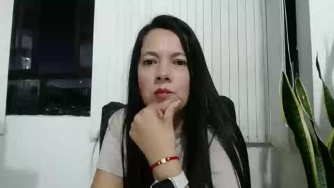 ceci online show from September 22, 11:29 pm