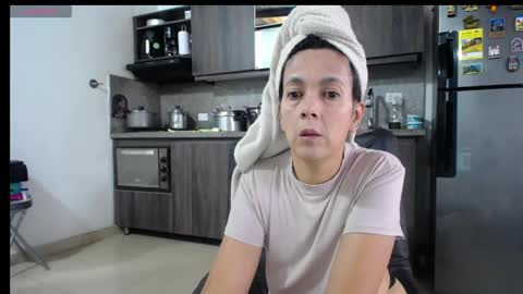 ceci online show from April 10, 9:52 pm