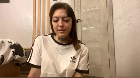 Snapshot of cecilyrolek chatting on February 18, 2:13 pm Gloria online show from February 18, 2:13 pm