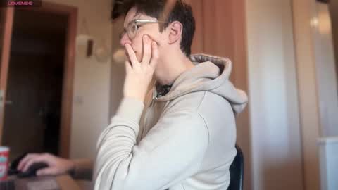 Snapshot of ceedm91 chatting on November 18, 10:20 am ceedm91 online show from November 18, 10:20 am