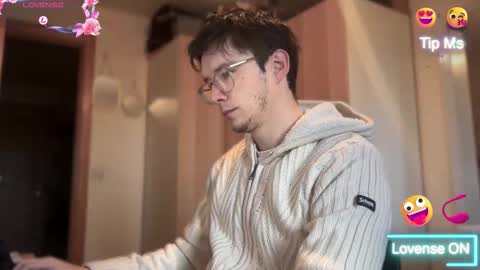 Snapshot of ceedm91 chatting on November 26, 10:16 am ceedm91 online show from November 26, 10:16 am