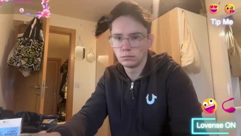 Snapshot of ceedm91 chatting on February 3, 11:15 am ceedm91 online show from February 3, 11:15 am