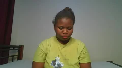 ceepretty25 online show from June 19, 12:15 am