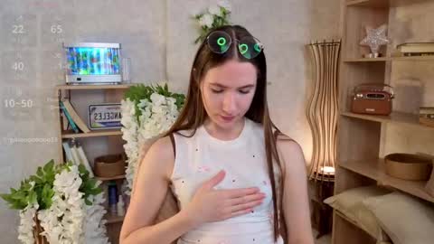 Josie Manesi online show from September 18, 6:15 am