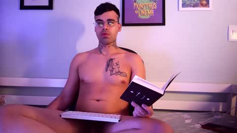 Snapshot of celesluddenn chatting on November 2, 8:33 pm Celes online show from November 2, 8:33 pm