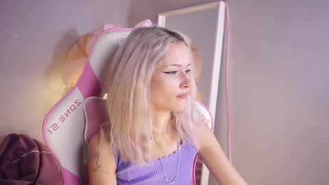 Snapshot of celeste_eyes0n chatting on October 7, 8:50 pm Celeste online show from October 7, 8:50 pm