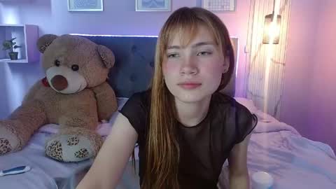 Snapshot of celeste_london chatting on May 12, 6:38 pm C E L E S T E online show from May 12, 6:38 pm