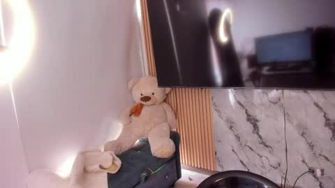 Snapshot of celeste_pervert chatting on May 16, 3:44 pm mia sofiabohorquez INSTAGRAM online show from May 16, 3:44 pm