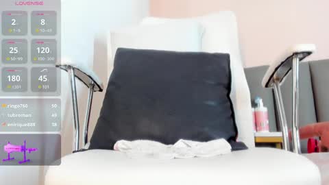 celeste_smmith_ online show from March 1, 6:35 am