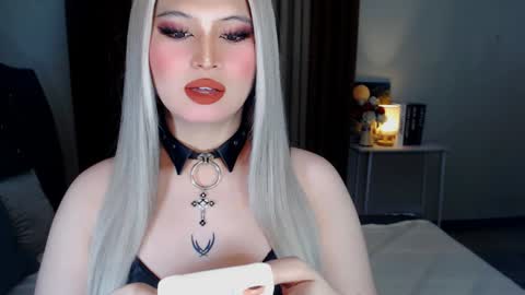 Snapshot of celestehollywood chatting on December 3, 10:39 am CELESTE IGYoshi Tian online show from December 3, 10:39 am