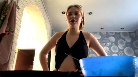 Cary online show from June 3, 2:33 pm