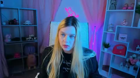 your cute kitty online show from May 10, 6:02 pm