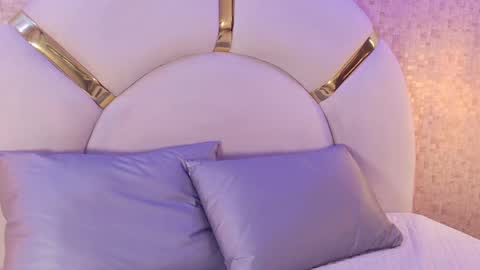 Snapshot of celestte_sm chatting on June 4, 7:20 pm celestte_sm online show from June 4, 7:20 pm