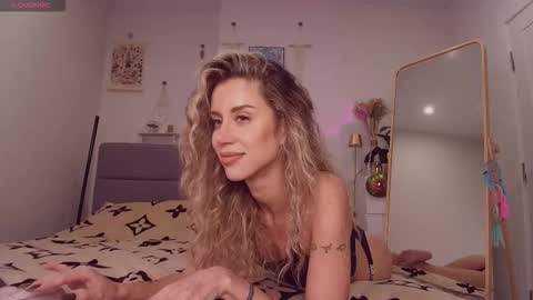 Snapshot of celin_summer chatting on January 8, 5:48 pm Celin online show from January 8, 5:48 pm