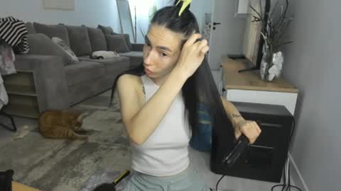 Celine Roxelle online show from May 22, 1:28 pm