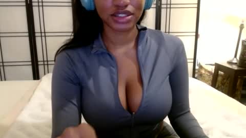 Snapshot of celinecostas chatting on December 4, 6:39 pm Celine Costas online show from December 4, 6:39 pm