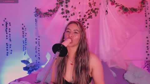 Hello guys my name is Sofi and Lizzie and  Vanessa online show from November 7, 3:28 am