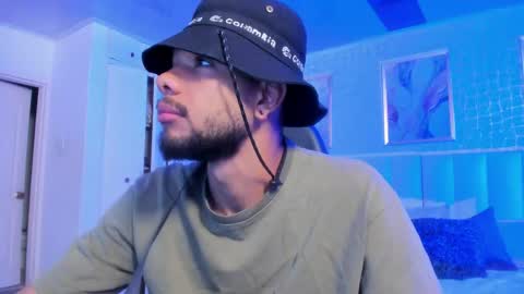 Snapshot of cero_khalifa chatting on April 17, 11:46 am cero khalifa online show from April 17, 11:46 am