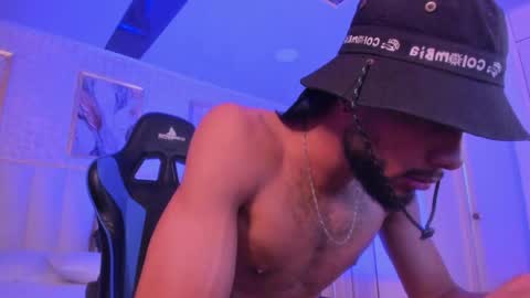 Snapshot of cero_khalifa chatting on May 8, 1:33 am cero khalifa online show from May 8, 1:33 am