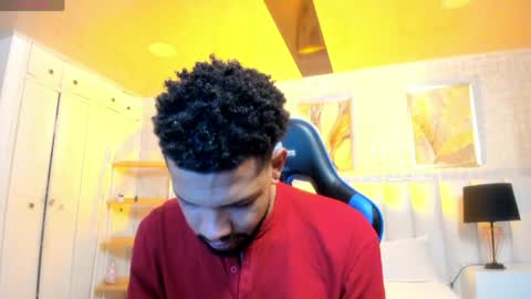 Snapshot of cero_khalifa chatting on May 17, 12:19 am cero khalifa online show from May 17, 12:19 am