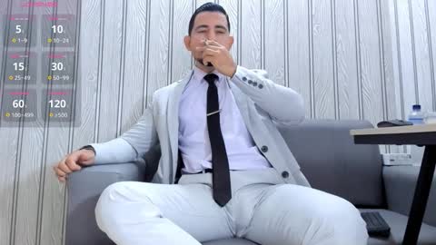 Snapshot of cesar_dant chatting on February 2, 2:27 pm Cesar online show from February 2, 2:27 pm